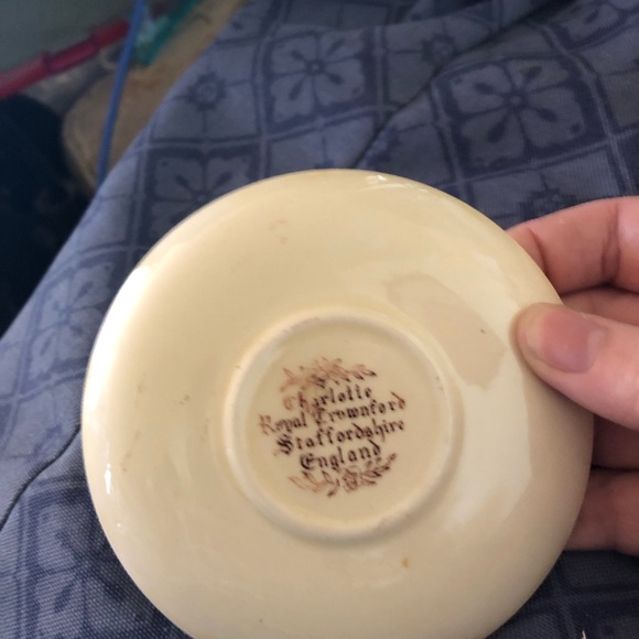 Royal Crownford English Tea Cup Set- 825 $30 or $25 w/offer - Picture 5 of 5